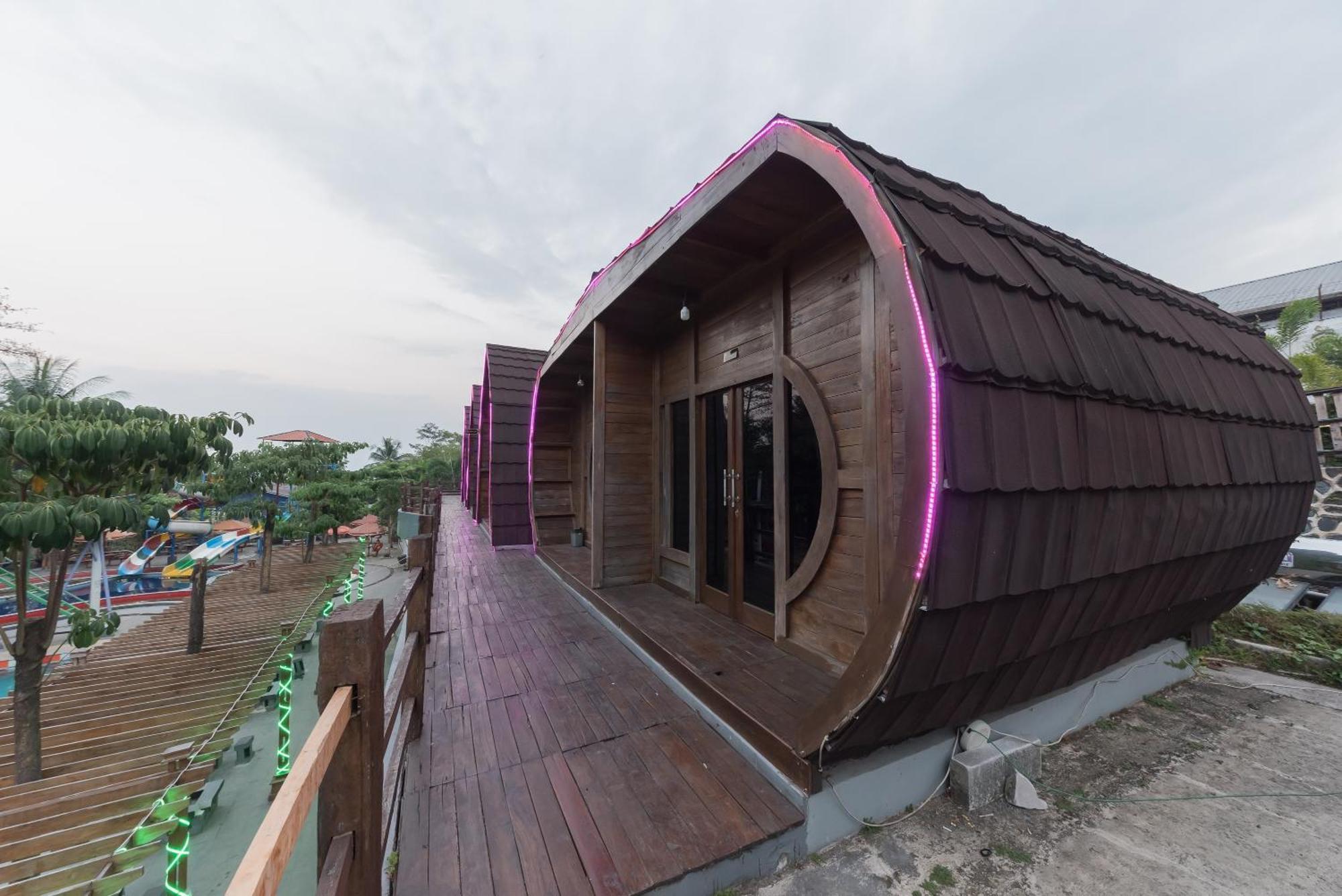 Urbanview Hotel Cianjur City Park By Reddoorz Exterior photo
